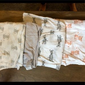 Swaddle blankets set of 4